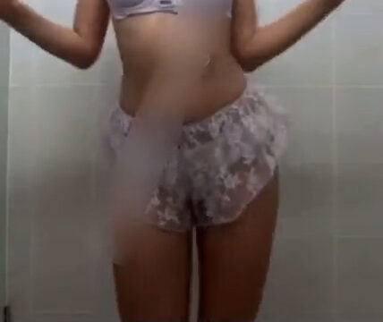 Lil Tay Nude Dance PPV in Bath – Onlyfans Tape
